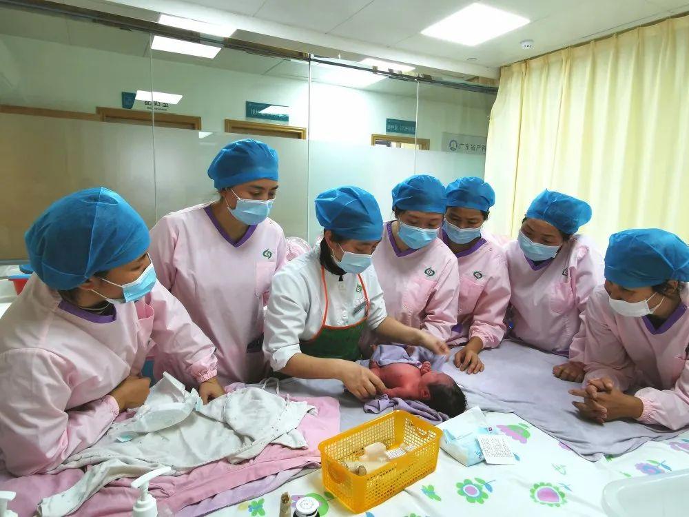二连浩特市妇婴监护型护送